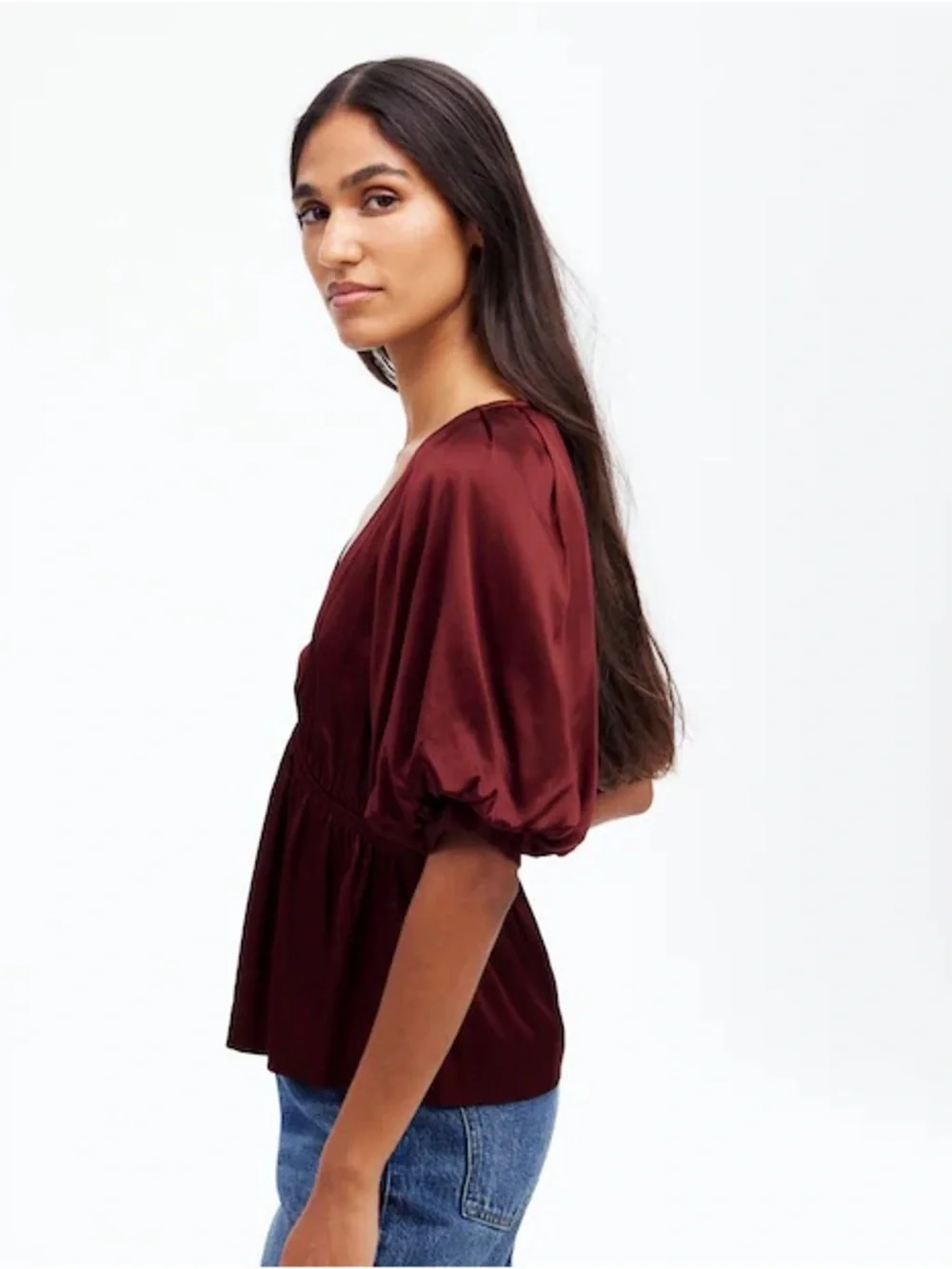 Madewell Shirred Puff sleeve Satin V-Neck Peplum Top in Wine
